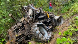 Der komplett demolierte Traktor (Bild: zoom.tirol)