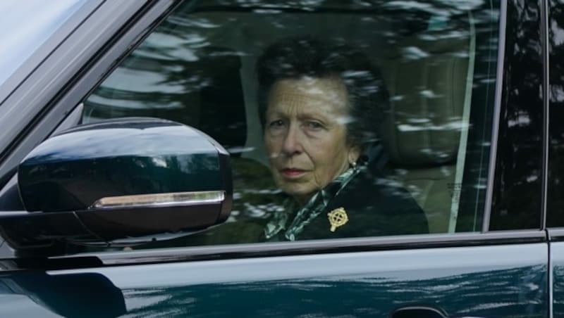 Prinzessin Anne, die einzige Tochter von Queen Elizabeth, mit Tränen in den Augen (Bild: Andrew Milligan / PA / picturedesk.com)