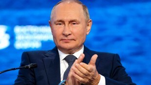 Präsident Wladimir Putin wird am Freitag 70. (Bild: AP)