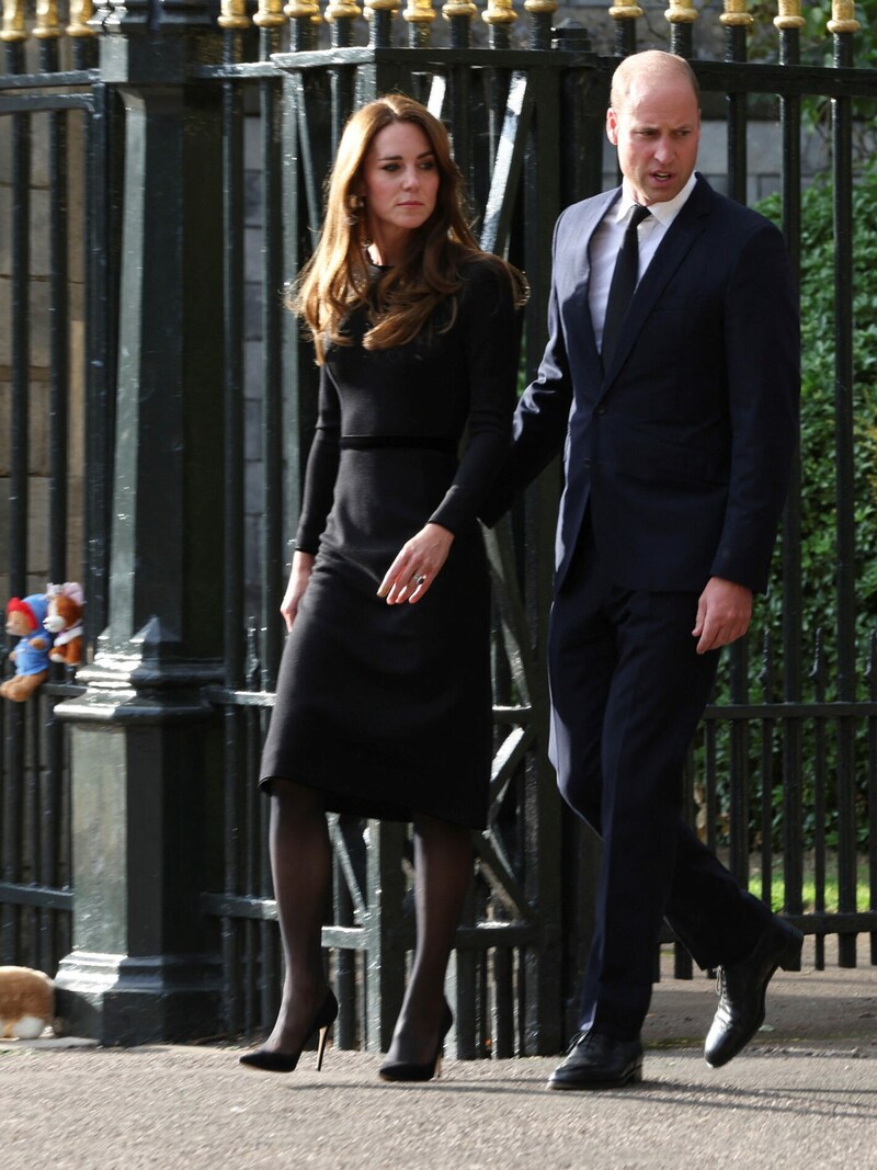 Der erste gemeinsame Auftritt von Kate und William als Prinz und Prinzessin von Wales (Bild: PAUL CHILDS / REUTERS / picturedesk.com)