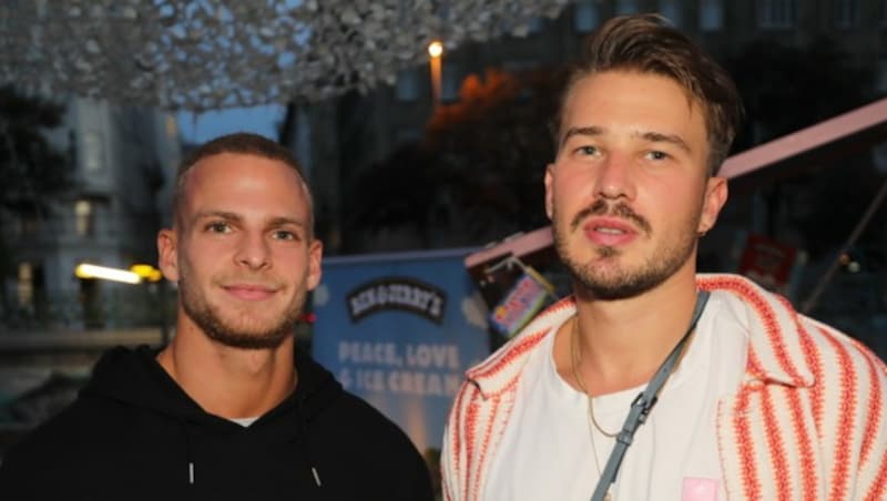 von links: Patrick Mayrhofer und Influencer Dennis Glanz (Bild: © Conny de Beauclair)