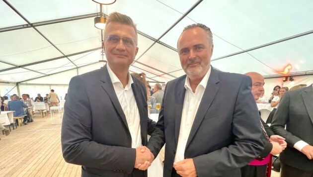 El gobernador Doskozil felicitó al director general de Lumitech, Stefan Tasch.  (Imagen: hombro de Christian)