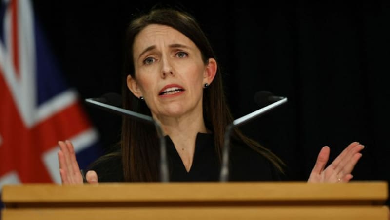 Ministerpräsidentin Jacinda Ardern sprach am Montag von einem „Meilenstein“ im Virus-Management des Landes. (Bild: AFP/Marty Melville)