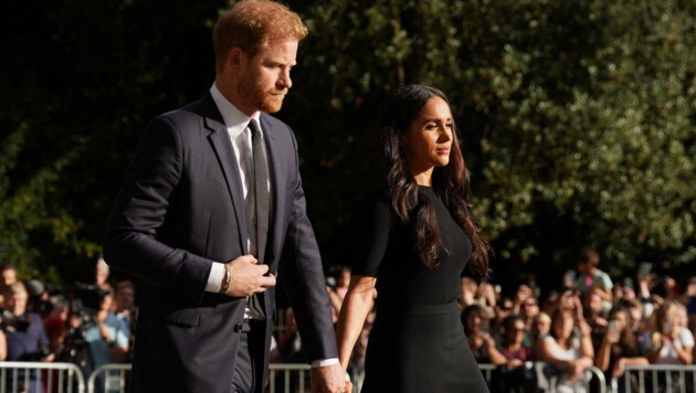 Prinz Harry und Herzogin Meghan vor Schloss Windsor (Bild: APA/Photo by Kirsty O‘Connor/AFP)