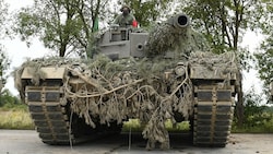 Ein Leopard-2-Panzer der österreichischen Streitkräfte am Truppenübungsplatz Allentsteig (Bild: P. Huber)