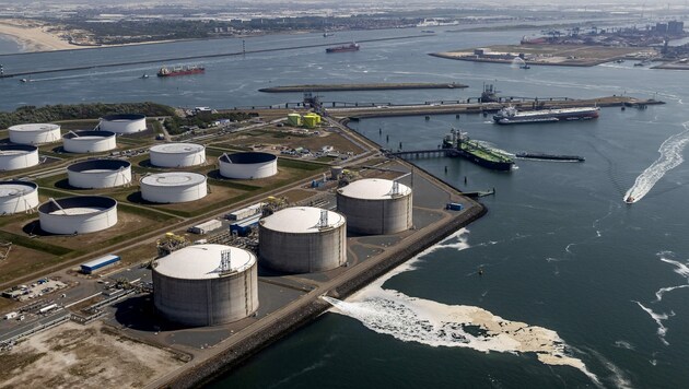 Flüssig-Erdgas-Terminal im Hafengebiet der niederländischen Großstadt Rotterdam (Bild: AFP)