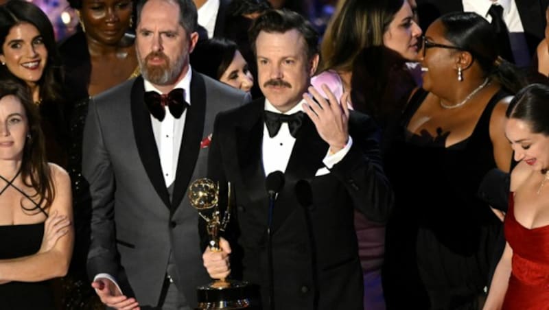 US-Schauspieler Jason Sudeikis gewann den Preis für eine herausragende Comedy-Serie für „Ted Lasso“. (Bild: APA/Photo by Patrick T. FALLON/AFP)