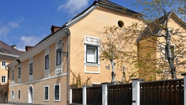 Der Denkmalpfleger Jürgen Moravi revitalisiert mit seiner Frau Miriam seit neun Jahren ein bereits 1280 errichtetes Haus in Friesach. (Bild: BDA)