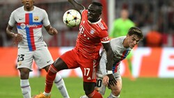 Sadio Mane (hier im Zweikampf mit Barcas Gavi) blieb erneut ohne Stich. (Bild: AP)