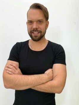 Manuel Bintinger, de 35 años, de Großwarasdorf, es presidente de KUGA.  Su trabajo de tiempo completo es como ejecutivo en Planet Music.  También es el gerente de producción y gira de la banda 