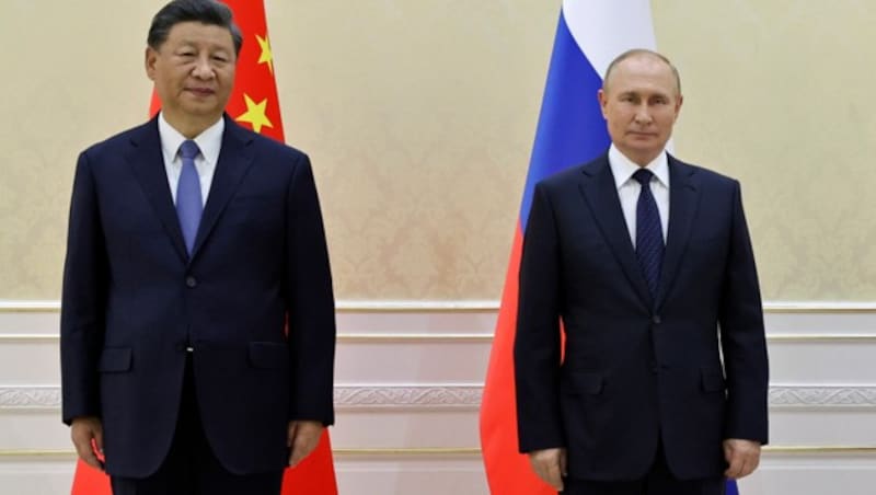 Russlands Wladimir Putin (re.) und Chinas Xi Jinping (Bild: ASSOCIATED PRESS)