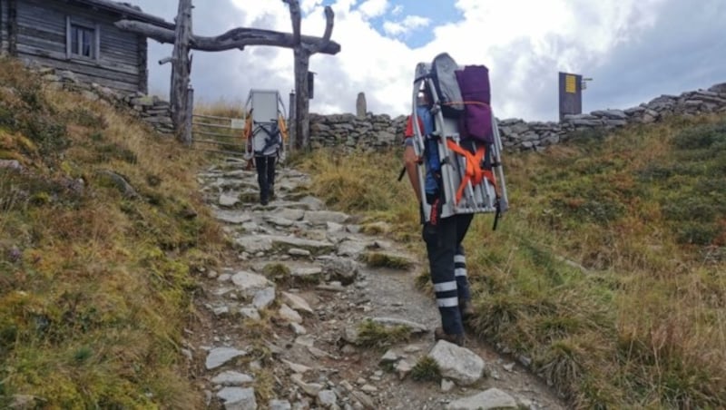 Die Mayrhofener Bergretter am Rückweg zur Bergstation (Bild: ZOOM.TIROL)