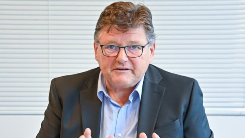 FSG-Chef Rainer Wimmer forderte Doskozil am Mittwoch recht schroff dazu auf, zum Parteipräsidium zu kommen. (Bild: © Harald Dostal / 2022)