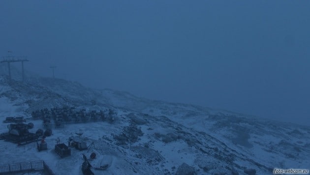 Angezuckert: Mölltaler Gletscher, Bergstation Gondelbahn Eissee, am Samstagfrüh um 6.10 Uhr bei minus 5,2 Grad (Bild: foto-webcam.eu Mölltaler Gletscher)