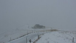 Schnee liegt auch beim Wallackhaus in Heiligenblut, 17.9., 9.30 Uhr (Bild: foto-webcam grossglockner.at)