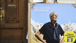 Ein Wahlplakat von Bundespräsident Alexander Van der Bellen (Bild: APA/ROBERT JAEGER)