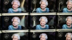 Die Queen lacht auch von Teedosen. (Bild: Markus Wenzel)