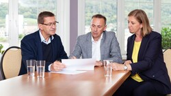 Die Wirtschaftslandesräte von Oberösterreich, Niederösterreich und der Steiermark: Markus Achleitner, Jochen Danninger und Barbara Eibinger-Miedl (Bild: Gerald Lechner/Land OÖ)