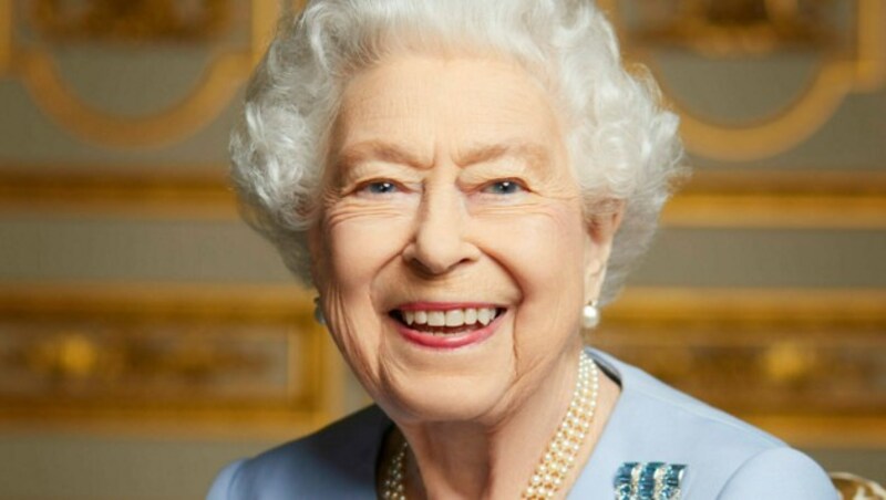 Kurz vor dem Staatsbegräbnis für Elizabeth II. ist ein bisher unveröffentlichtes Foto der gestorbenen Monarchin publiziert worden, das im Mai 2022 aufgenommen wurde. (Bild: Ranald Mackechnie/Buckingham Palace via AP)