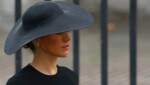 Herzogin Meghan versteckte ihr Gesicht hinter einem großen, schwarzen Hut. (Bild: WPA Rota)