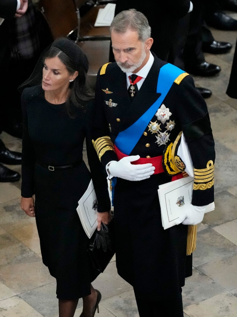 König Felipe von Spanien und seine Frau Königin Letizia (Bild: APA/Photo by Frank Augstein/AFP)