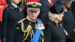 König Charles und Queen Consort Camilla beim Staatsbegräbnis von Queen Elizabeth II. (Bild: Anthony Harvey / Action Press / picturedesk.com)
