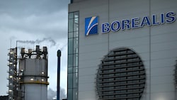 Für die Stickstoffsparte der Borealis, die an Agrofert verkauft werden soll, sind allein in Linz 700 Mitarbeiter tätig. (Bild: Wolfgang Spitzbart .)