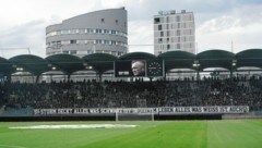 In der Grazer Merkur Arena verabschiedeten sich viele Fans vom bosnischen Jahrhunderttrainer des SK Sturm Graz (Bild: Pail Sepp)