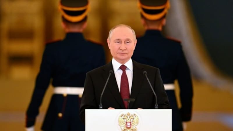 Russian President Vladimir Putin delivers his speech as he attends a ceremony to receive credentials from newly appointed foreign ambassadors to Russia in the Kremlin, in Moscow, Russia, Tuesday, Sept. 20, 2022. (Pavel Bednyakov, Sputnik, Kremlin Pool Photo via AP) (Bild: Sputnik)