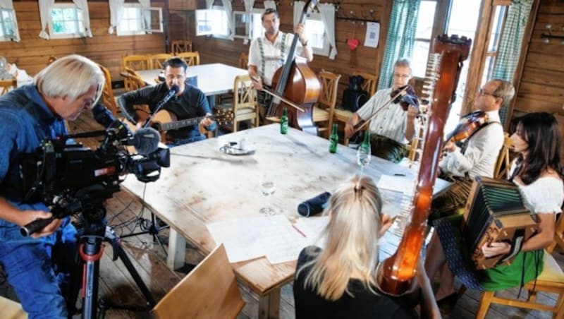 Andreas Gabalier spielte gemeinsam mit der Steirischen Knöpferlstreich auf. (Bild: Erwin Scheriau)