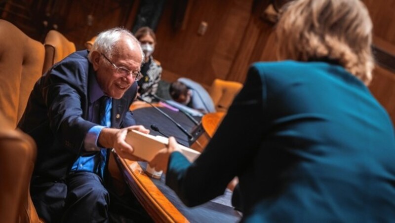 Die Sachertorte hätte es fast nicht zu Bernie Sanders geschafft. (Bild: BMK/Perwein)