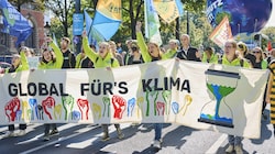 20.000 Teilnehmende sind am Freitag in sieben Landeshauptstädten in ganz Österreich den Aufruf von Fridays For Future (FFF) gefolgt und haben am elften globalen Klimastreik teilgenommen. (Bild: APA/KLAUS TITZER)