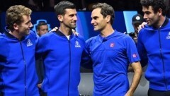 Roger Federer mit Novak Djokovic (Bild: AFP or Licensors)