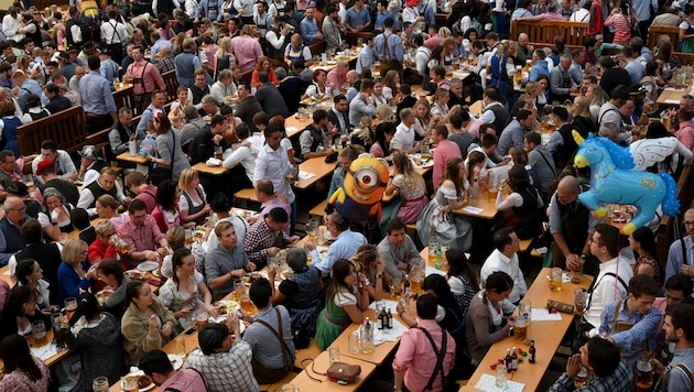 Nach zweijähriger Corona-Zwangspause findet in diesem Jahr wieder das Oktoberfest in München statt. (Bild: APA/AFP/Christof STACHE)