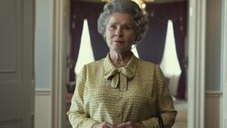 Imelda Staunton als Queen Elizabeth in „The Crown“ (Bild: Netflix Inc.)