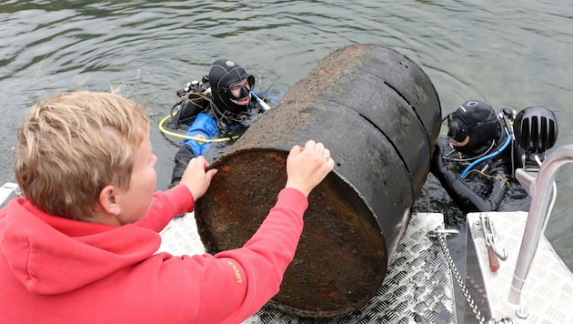 Bundesforste starten herbstliche Reinigungsaktion am Ossiacher See (Bild: MIKE KAMPITSCH
DER-PHOTOGRAPH-KA)