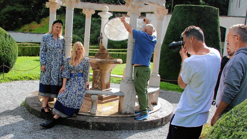 Aufwendiges Fotoshooting: Ein ganzes Team setzte die Schwestern in Szene. (Bild: HMC Hammann)