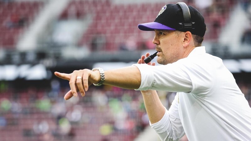 Vikings head coach Chris Calaycay (Bild: GEPA )