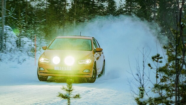 Fahren auf Schnee birgt seine Gefahren. (Bild: ÖAMTC)