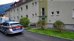 Die 23-Jährige ahnte nicht, was sie in der Wohnung ihres Kunden erwartet. Die Rumänin wurde offenbar von dem Verdächtigen totgeprügelt. (Bild: FOTOKERSCHI.AT/MADER)