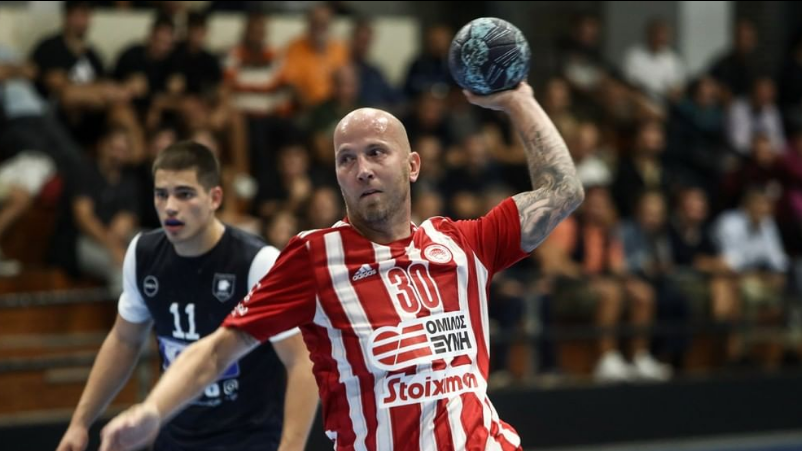 Robert Weber erlebt in Griechenland seinen x-ten Handball-Frühling. (Bild: Olympiacos/Instagram)