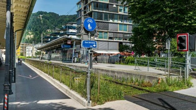 Der Bahnsteig der Haltestelle Bregenz-Hafen soll in Richtung Lochau verlängert werden.  (Bild: Michael Fritscher)