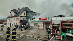 Acht Feuerwehren standen in Metnitz im Einsatz (Bild: FF Althofen)