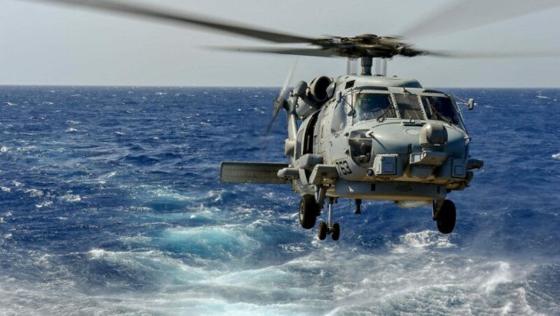 Laut einem russischen Medium soll ein Hubschrauber des Typs MH-60R Sea Hawk stundenlang über dem Gebiet der Gaslecks gekreist sein. (Bild: AFP)