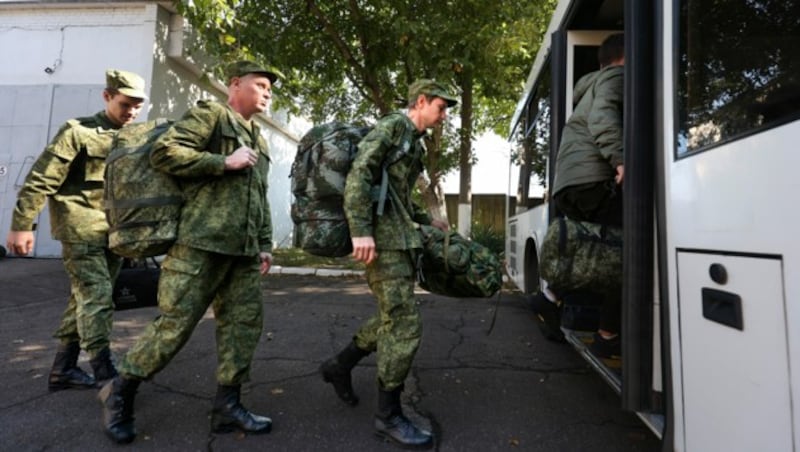 Abfahrt vom Rekrutierungszentrum i Krasnodar (Bild: Associated Press)