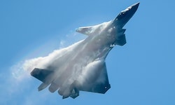 Eine chinesische J-20, aufgenommen bei einer Flugshow in der südchinesischen Provinz Guangdong ...