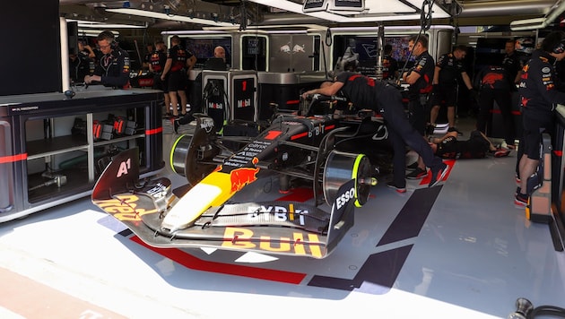 Die Box von Max Verstappen (Bild: GEPA )