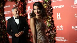 Amal Clooney stahl selbst ihrem Ehemann George Clooney bei den Justice Albie Awards die Show. (Bild: 2022 Getty Images)