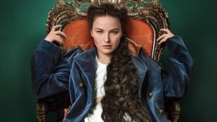 Devrim Lingnau como la emperatriz emancipada Elisabeth de Austria (Imagen: Netflix)