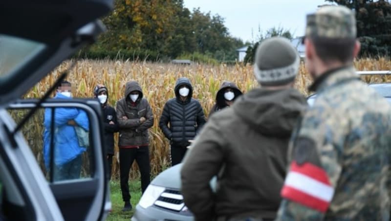 Flüchtlinge im Burgenland (Bild: P. Huber)